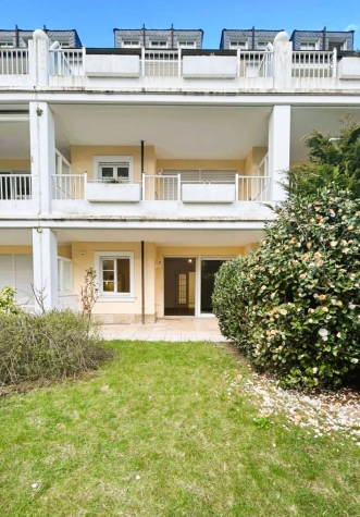 Ihr neues Zuhause im Château Seerose mit 2 Zimmern und sonnigem Gartenanteil zur Miete, 40723 Hilden, Terrassenwohnung