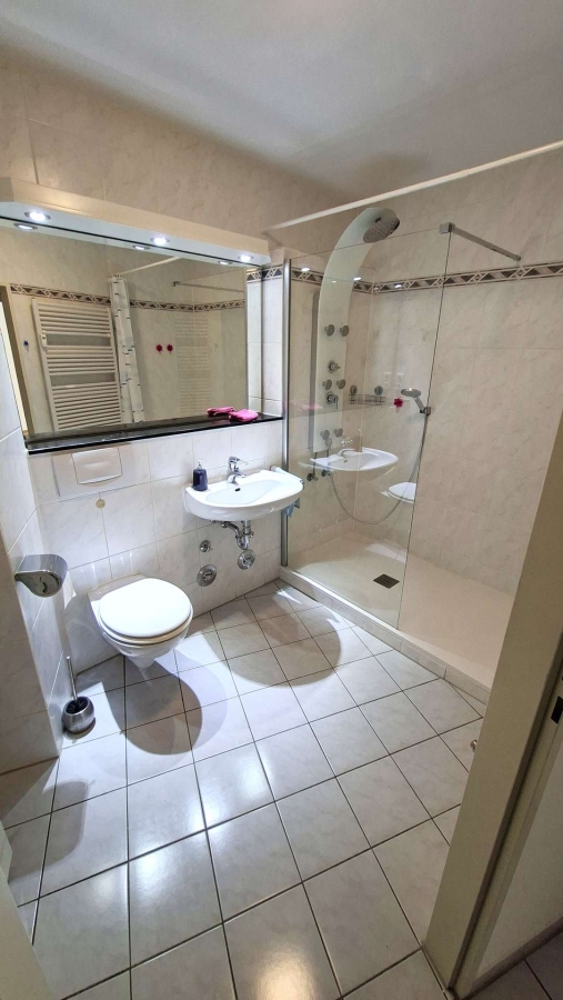 Badezimmer - Weitansicht