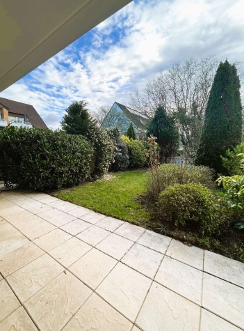 Stilvolle Eleganz trifft modernen Komfort – Ihr neues Zuhause im Château Seerose mit 2 Zimmern, 40723 Hilden, Terrassenwohnung